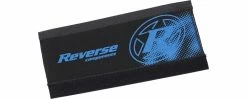 Reverse Components Reverse - Protège Base Arrière Néoprène Avec Logo -Accessoires Vélo Soldes reverse protege base arriere neoprene avec logo bleu 74 45 3840x2160