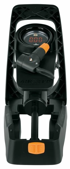 SKS - Pompe à Pied Airstep Digi Pour Vélo électrique -Accessoires Vélo Soldes sks pompe a pied airstep digi detail 3 3840x2160